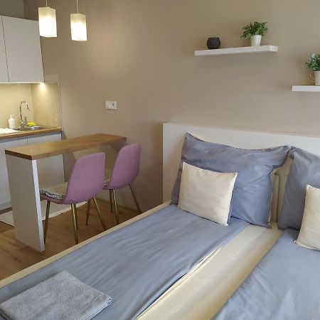 Lia Apartman Apartment นีเรกฮาซา ภายนอก รูปภาพ